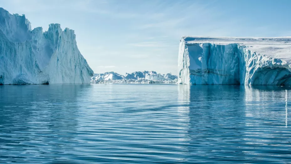 El cambio climático está derritiendo un glaciar de Groenlandia a gran velocidad.