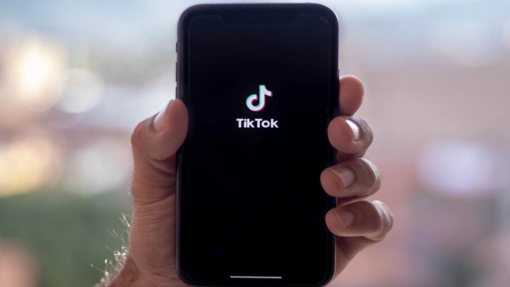 TikTok elimina cuentas rusas por influencia encubierta en elecciones de EE.UU.