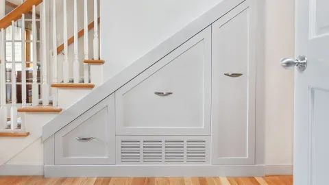 Escalera con cajones