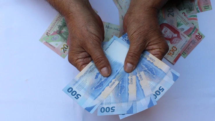 El método de ahorro para juntar 10 mil pesos en tres meses de Condusef