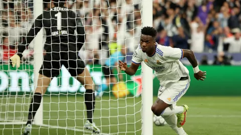 Vinicius anota el primer gol del Real Madrid en la final de Champions League ante Liverpool