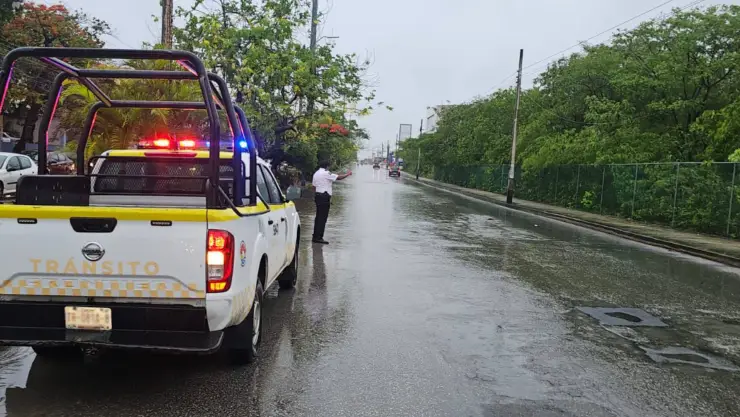 Implementan recorridos preventivos por las intensas lluvias en Cancún