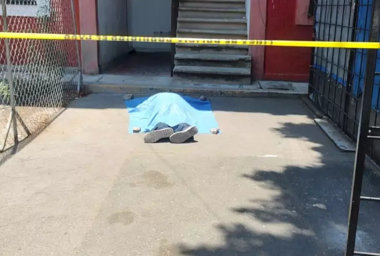 Se lanza de edificio de la junta auxiliar Romero Vergas