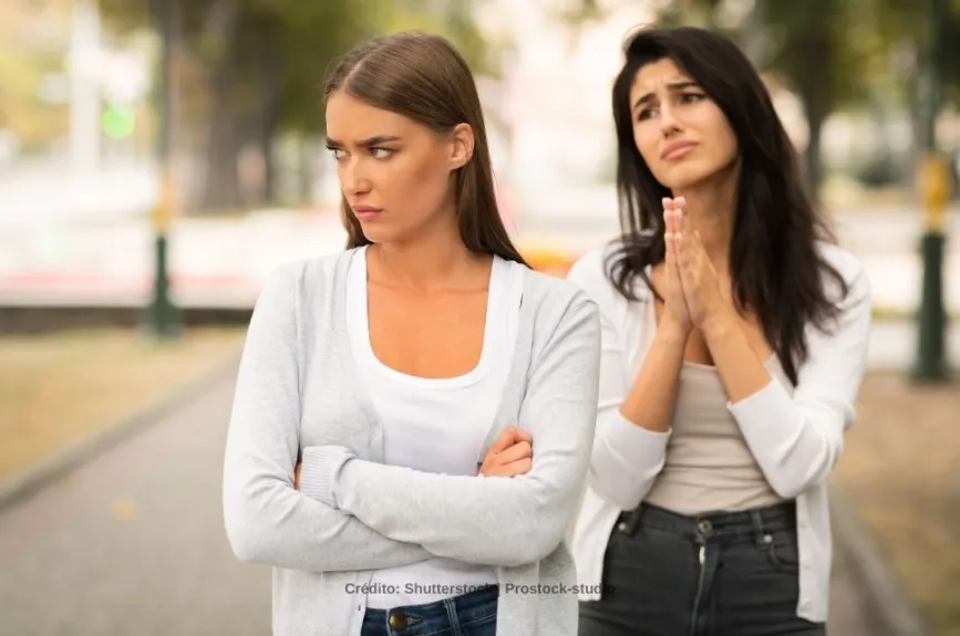 amigas enojadas.jpg