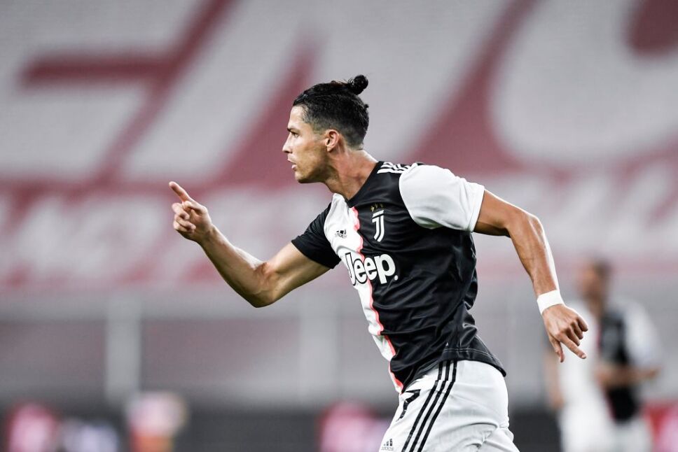 Cristiano Ronaldo anota un golazo