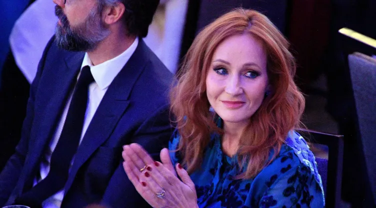 JK Rowling desafía ley en Escocia