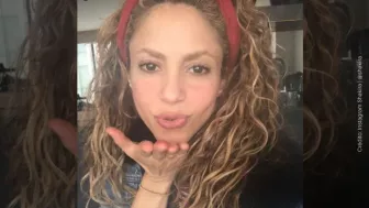 Shakira Selfie .jpg