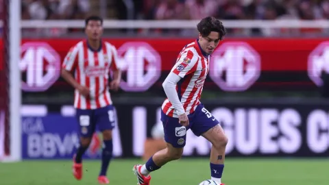 milito-presion-chivas-vs-juarez.jpg