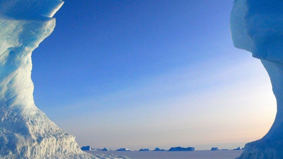 Lagos, hielo, Antártida.jpg