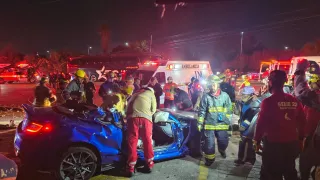 FOTOS: Subió a 2 muertos saldo del choque sobre la Vía Atlixcáyotl en Puebla; una joven sigue hospitalizada