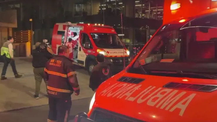 Incendio en torre de departamentos en Río San Joaquín provoca desalojo