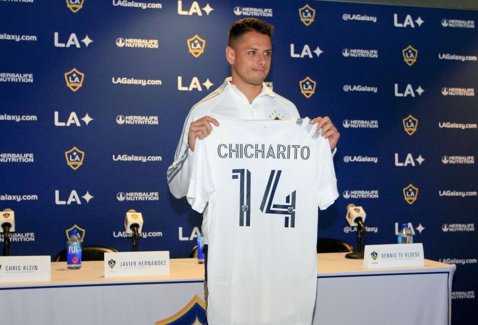 Chicharito en su llegada al Galaxy