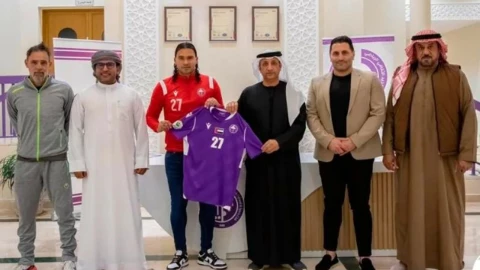 Carlos “Gullit” Peña