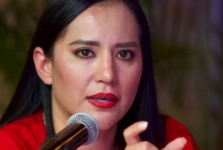 La alcaldesa de Cuauhtémoc, Sandra Cuevas despidió a 2 funcionarios públicos tras la trifunca realizada luego del rerito de sonideros de la Alameda de Santa María La Ribera.