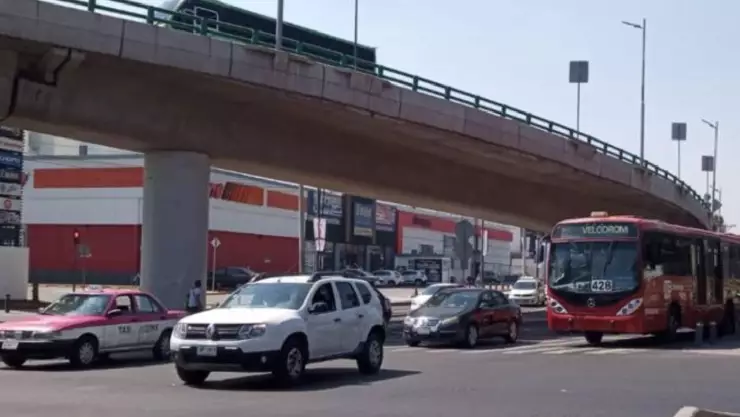 Se registra caos en Viaducto Río de la Piedad