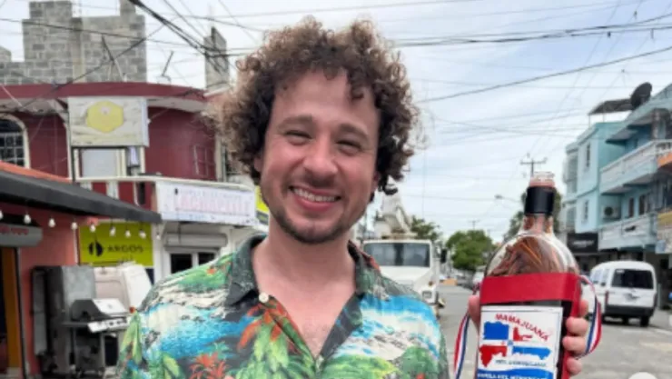 luisito-comunica-comparte-video-osos-salvajes-en-medio-recuperacion.jpg