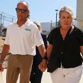 Debra y Martin Robinson, padres de australianos asesinados en BC, México.