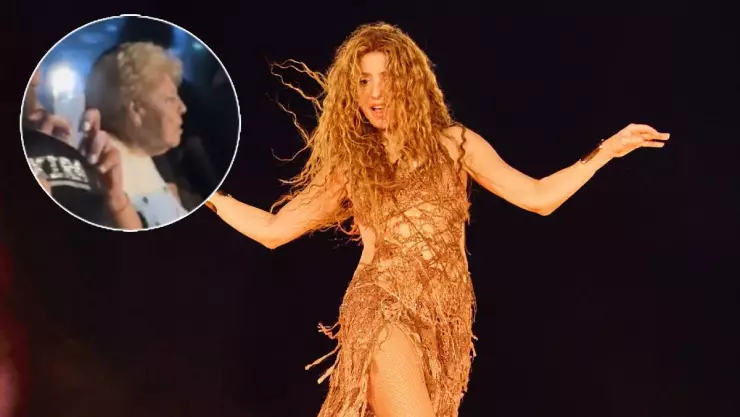 captan mamá de shakira cantando antologia a todo pulmon concierto.jpg