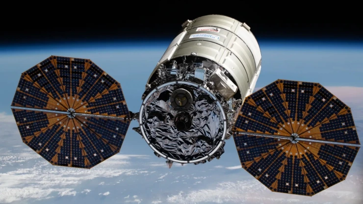 Desde la tierra podrá verse una bolsa de herramientas perdida en el espacio