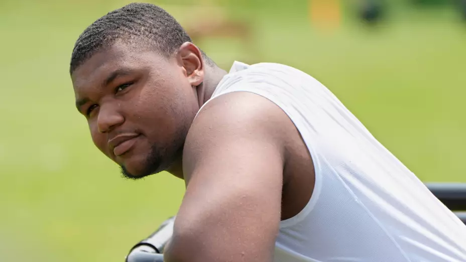 Browns Cleveland Mike Hall Junior NFL 2024