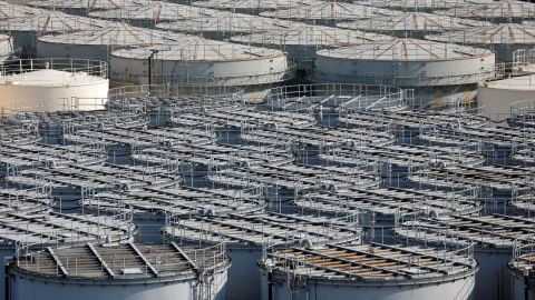 El jefe de la OIEA se reunirá con el gobierno de Corea del Sur para calmar temores de vertido del agua contaminada de la central nuclear de Fukushima al mar.