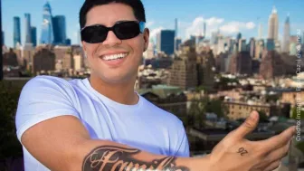 Eduin Caz tatuaje.jpg