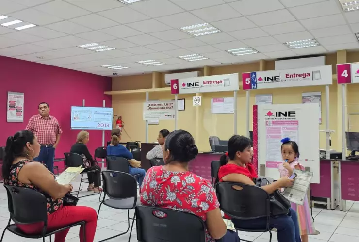 Así puedes tramitar tu credencial de elector los sábados en cualquier módulo del INE