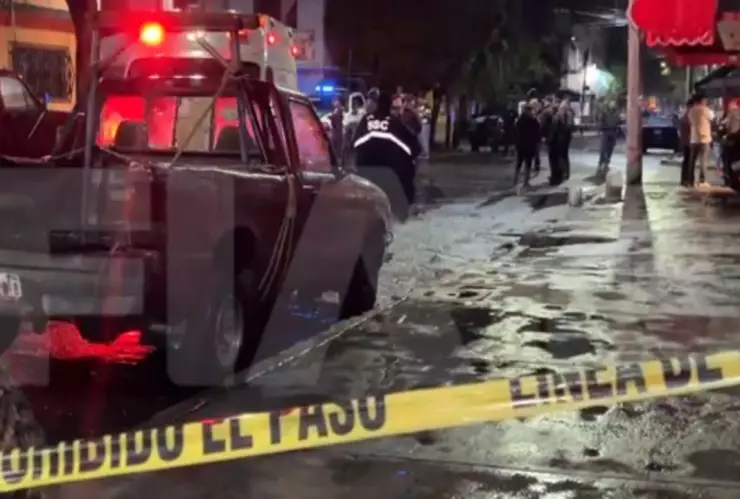 Ataque armado de sicarios mata dos personas en taquería de la CDMX