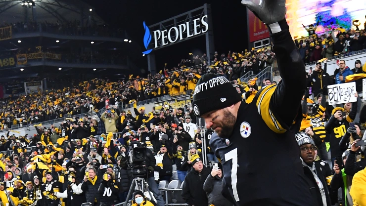 Cleveland Browns v Pittsburgh Steelers, quarterback Ben Roethlisberger