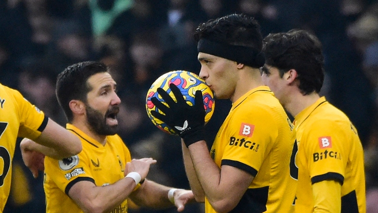 Ra&uacute;l Jim&eacute;nez con el Wolverhampton