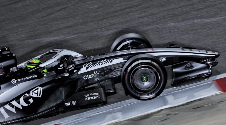 Checo Pérez afirma que aún hay mucho trabajo por hacer en Cadillac