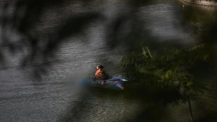 cuerpo sin vida en lago