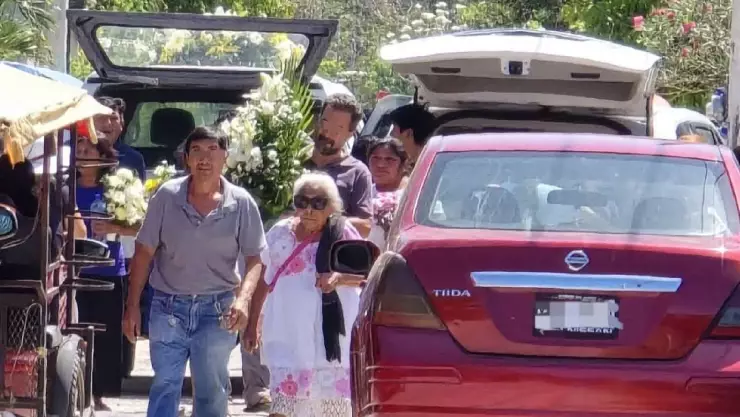 FOTOS_ Padre e hijo que murieron al caer a un pozo en Kinchil, reciben el último adiós