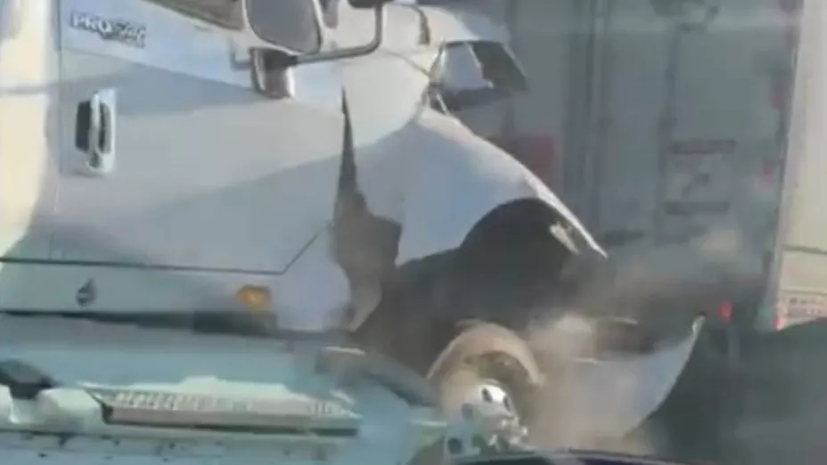 carambola en la Celaya Apaseos.jpg