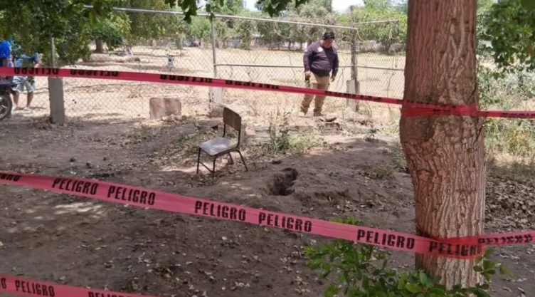 Seis niños heridos tras caer en una fosa séptica en Guasave, Sinaloa