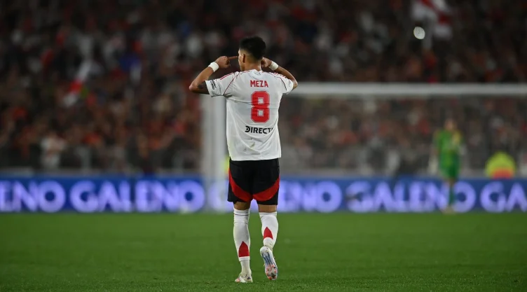 Maxi-Meza-con-River-Plate.jpg