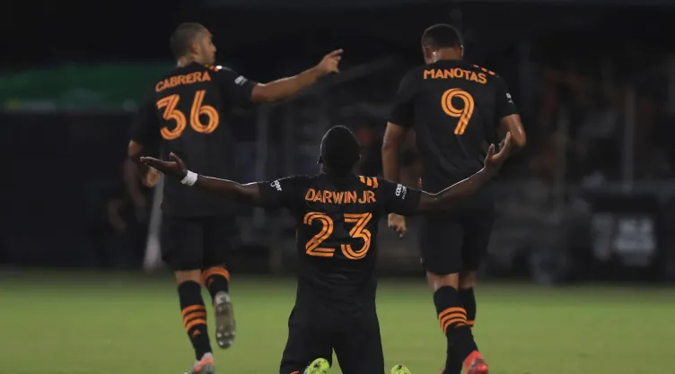 ¡Darwin Quintero anota GOLAZO frente al LA Galaxy!