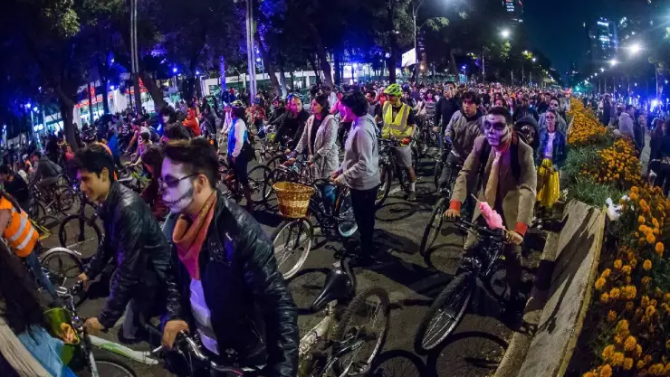 Conoce aquí los detalles del Paseo Nocturno de Día de Muertos 2023 en CDMX.