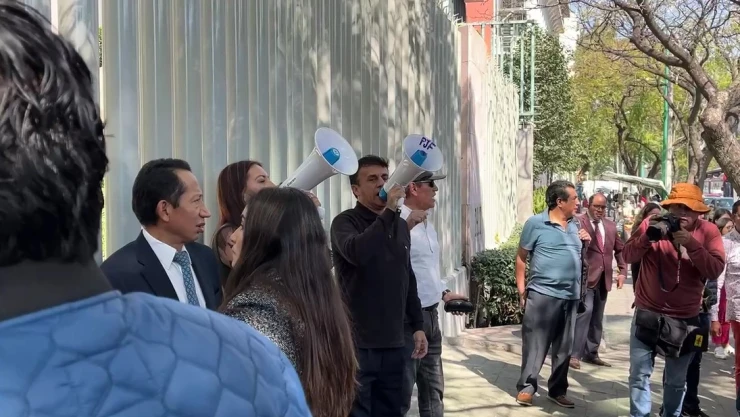 Manifestación en el CJF: Arriban trabajadores del Poder Judicial de la Federación