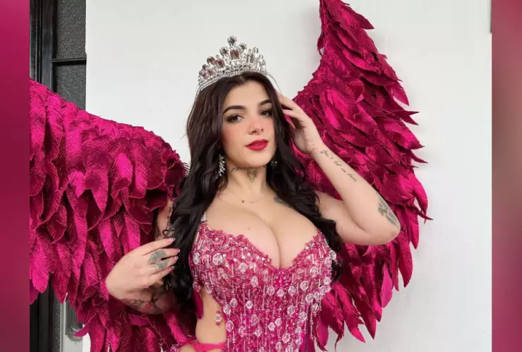 Durante Carnaval lanzan huevos a Karely Ruiz