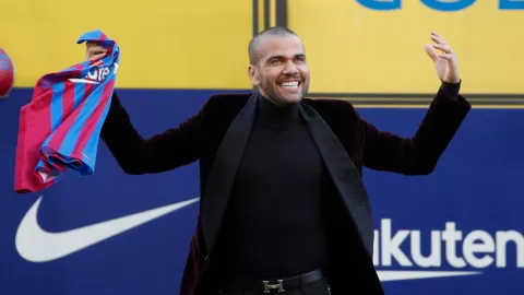 Dani Alves con la camiseta del Barcelona