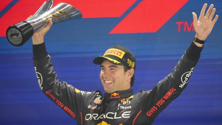 Checo Pérez gana primer lugar.