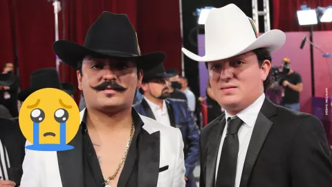 VIDEO: Los Dos Carnales regalan acordeones a su maestro de la infancia.