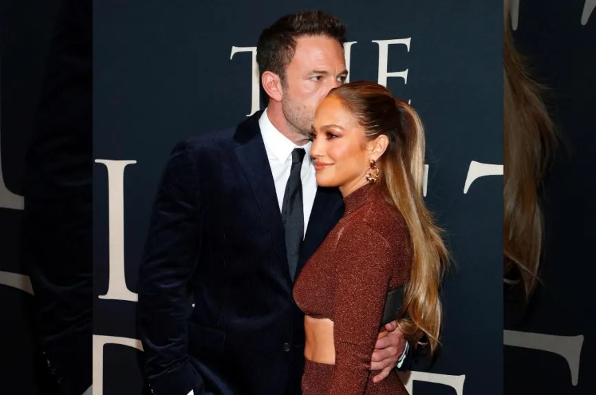 JLO y Ben beso.jpg