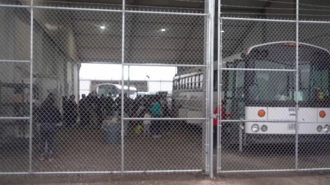 Mientras AMLO y Haris se reunen, estrenan instalaciones para detención de migrantes