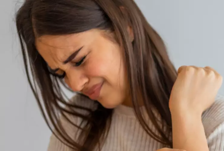 Mujer consigue trabajo y lo pierde el mismo día 