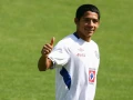 Javier Aquino con Cruz Azul en 2010, año de su debt