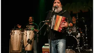 “Gracias por estar aquí pudiendo estar allá“, eras las palabras con las cuales se despedía de su público.