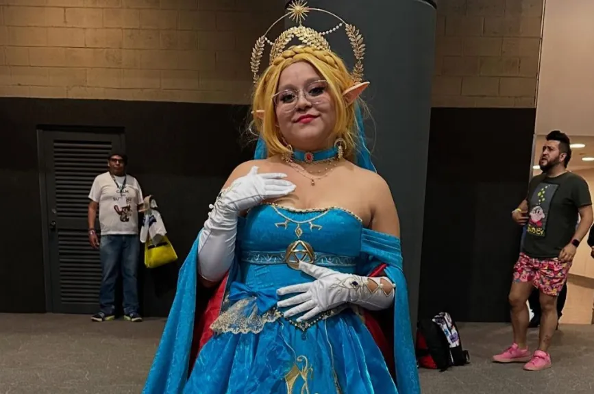Uno de los aspectos más impresionantes de los cosplays en La Mole 2025 fue la atención al detalle. Los cosplayers no solo replicaron los trajes, sino que se aseguraron de que sus movimientos, actitudes y gestos también coincidieran perfectamente con los personajes que interpretaban.