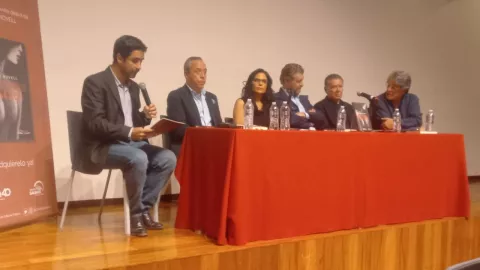 Hannia Novell presenta su primera novela “Trazos de Sangre”